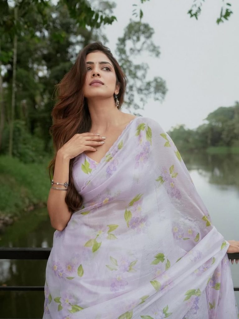 Glamorous white saree creates sophisticated elegance for Malavika's portrait