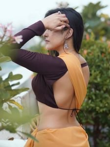 Outdoor terrace photography captures Pratiba Chaudhary's traditional styling expertise