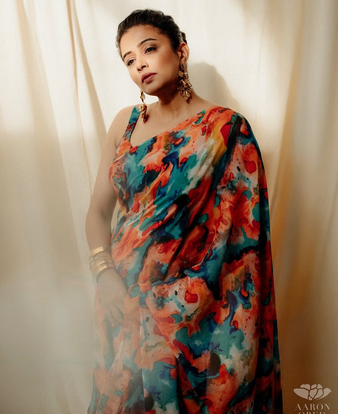 Beautiful color combinations showcase skilled craftsmanship in Priyamani's saree design