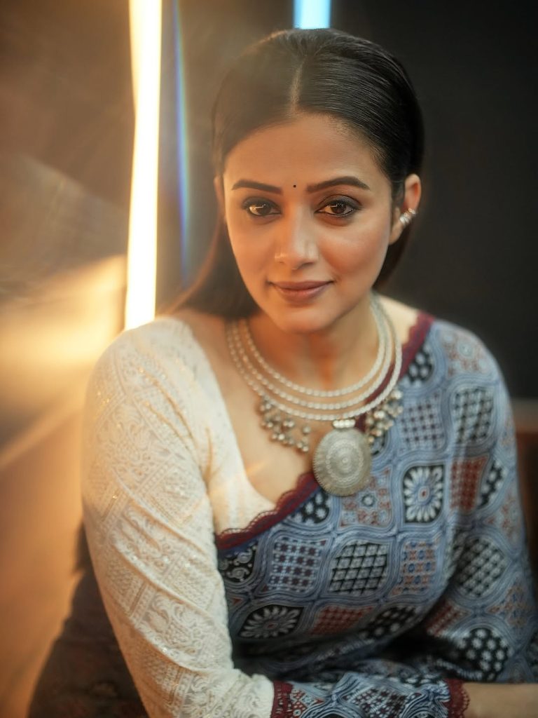Timeless saree styling showcases Priyamani's traditional fashion mastery