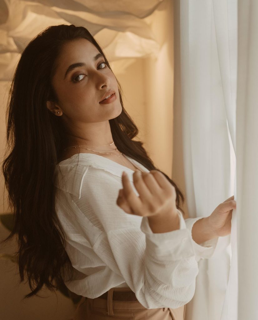 Candid moments showcase Priyanka Mohan's endearing personality traits