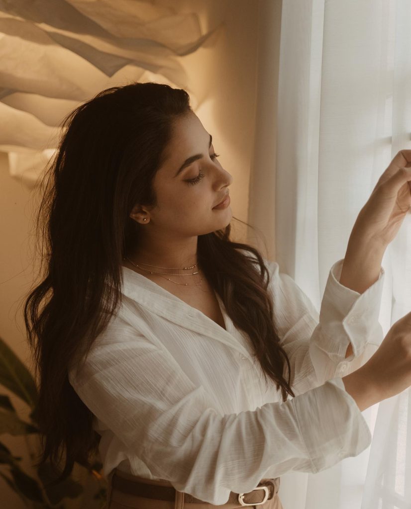 Candid moments showcase Priyanka Mohan's endearing personality traits