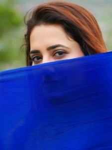 Mountain scenery provides breathtaking backdrop for Priyanka Rewri's blue saree
