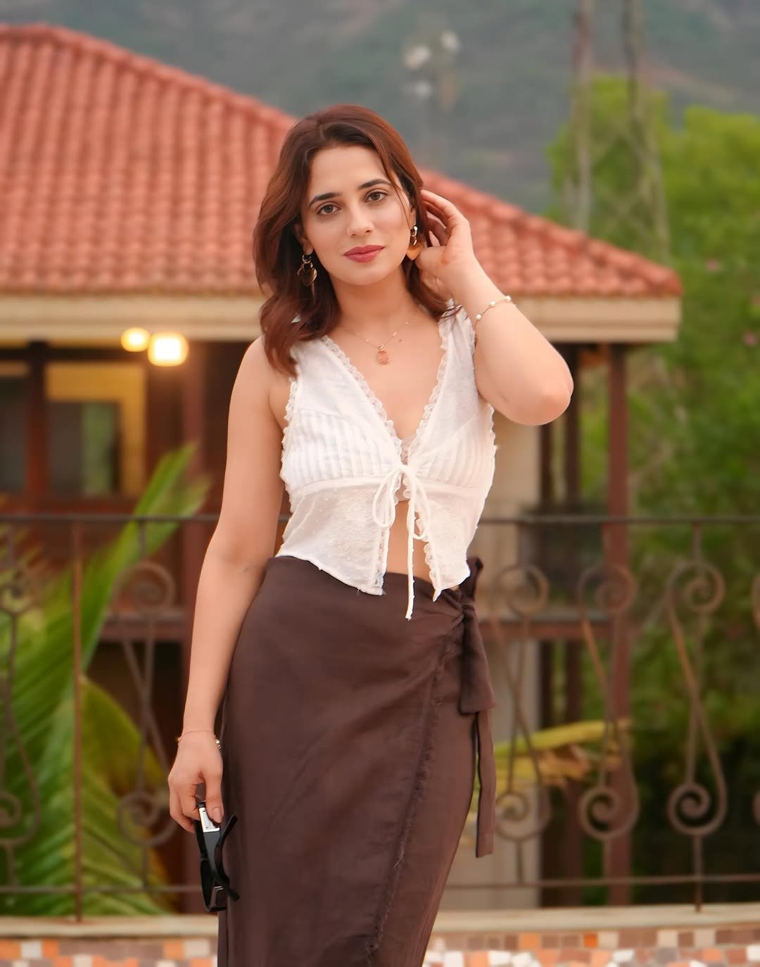 Priyanka Rewri’s White Crop Top Look is Giving Major Fashion Goals (11)