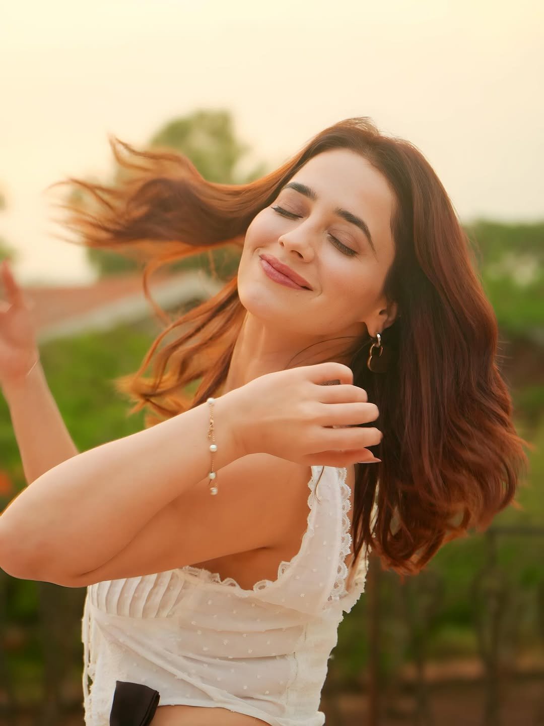 Priyanka Rewri’s White Crop Top Look is Giving Major Fashion Goals (4)