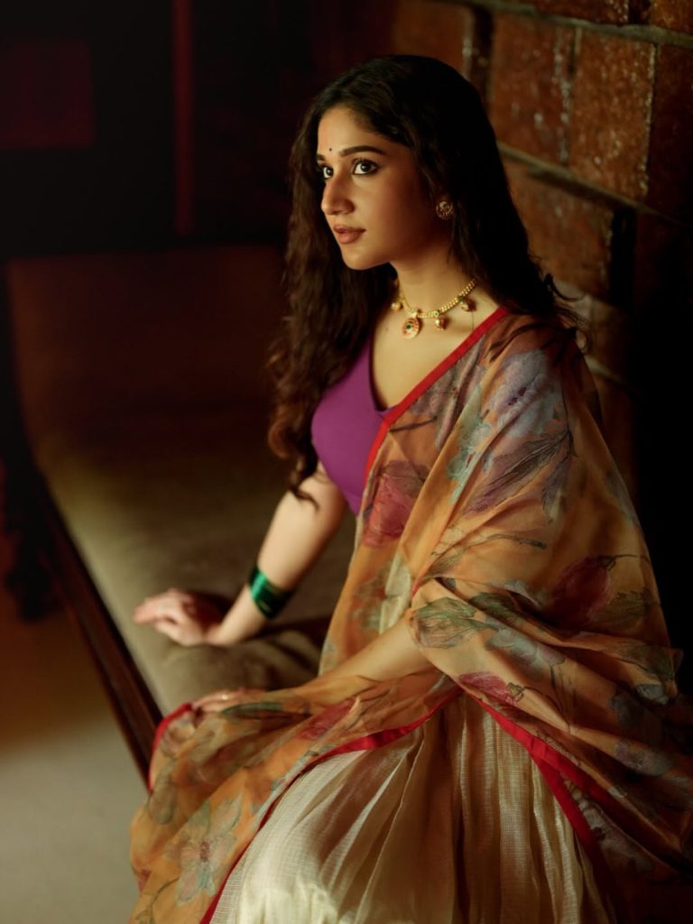 Rabiya Khatoon embodies heritage beauty in stunning traditional ensemble