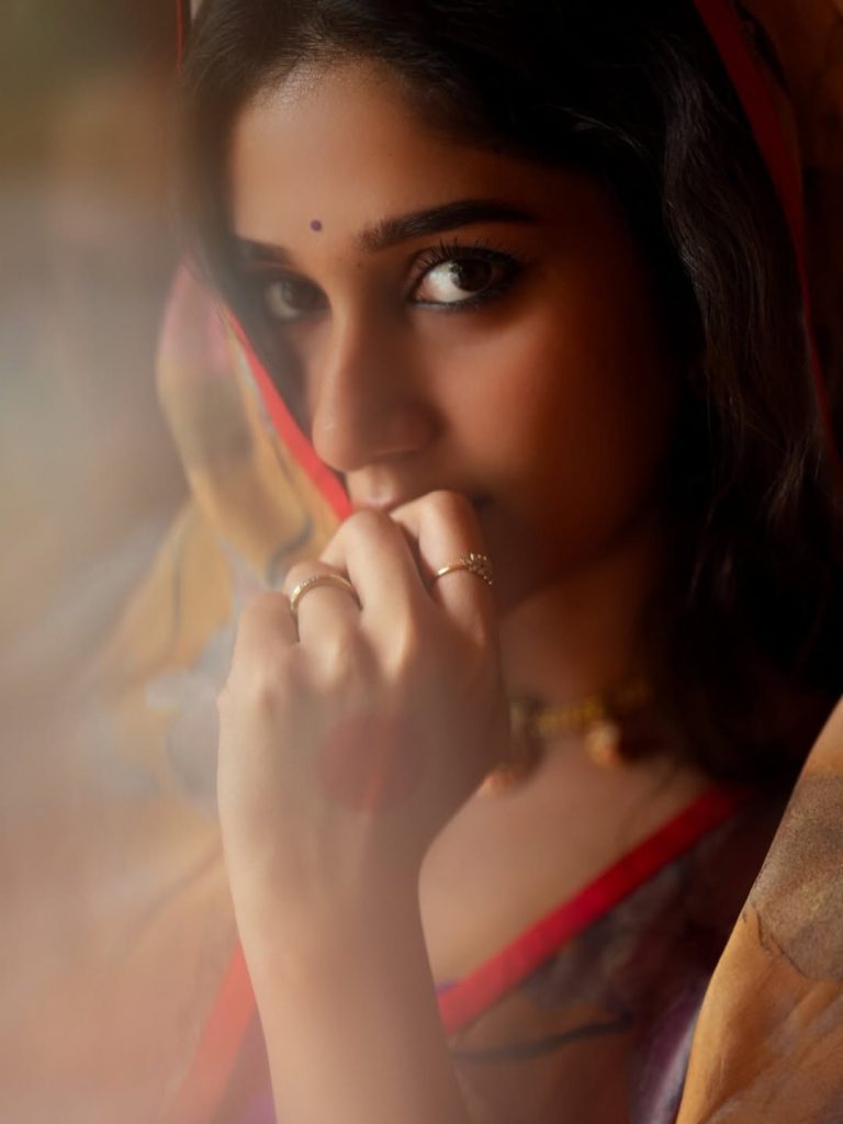 Rabiya Khatoon embodies heritage beauty in stunning traditional ensemble