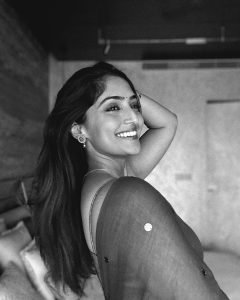 Hot green traditional look highlights Reba Monica John's saree expertise