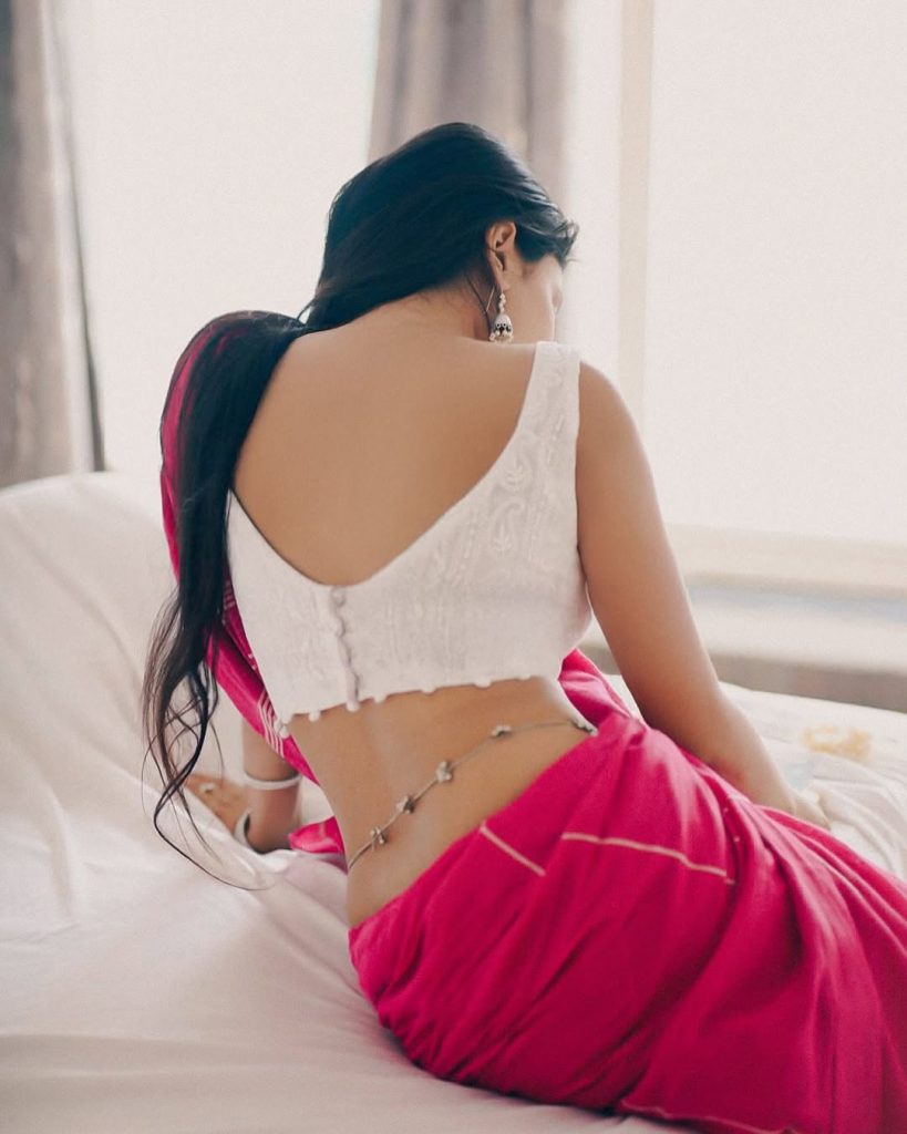 Sanya Thakur embodies confidence in striking pink traditional ensemble