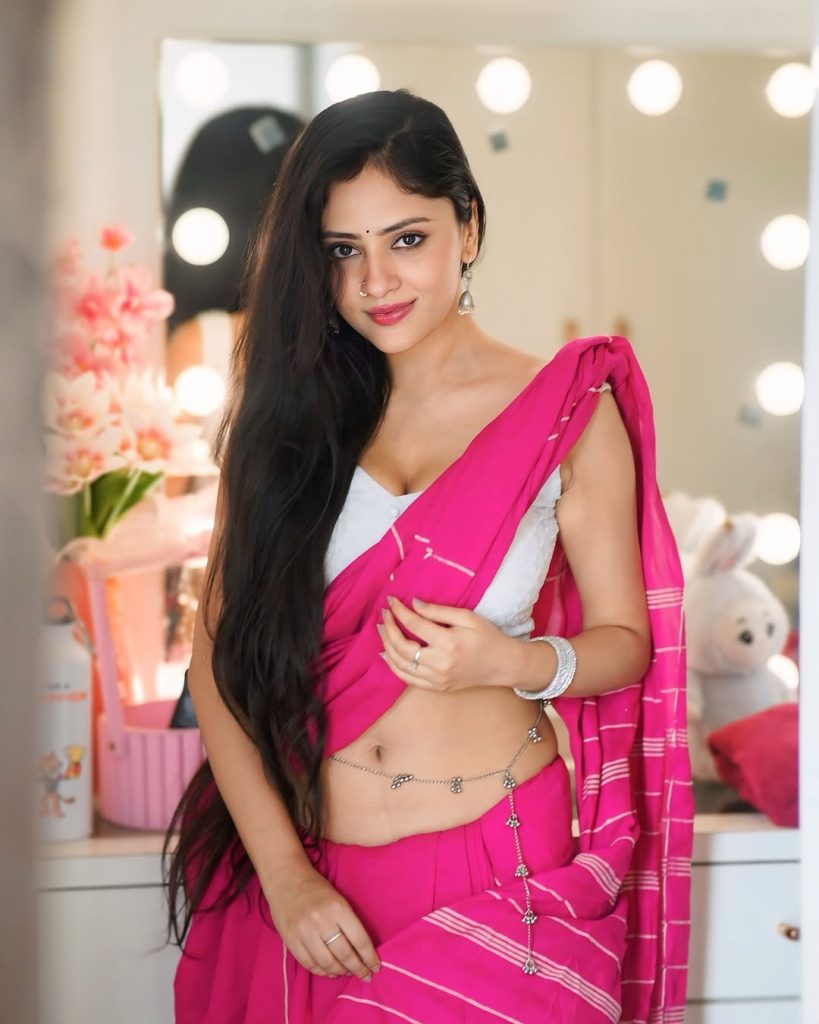 Sanya Thakur embodies confidence in striking pink traditional ensemble