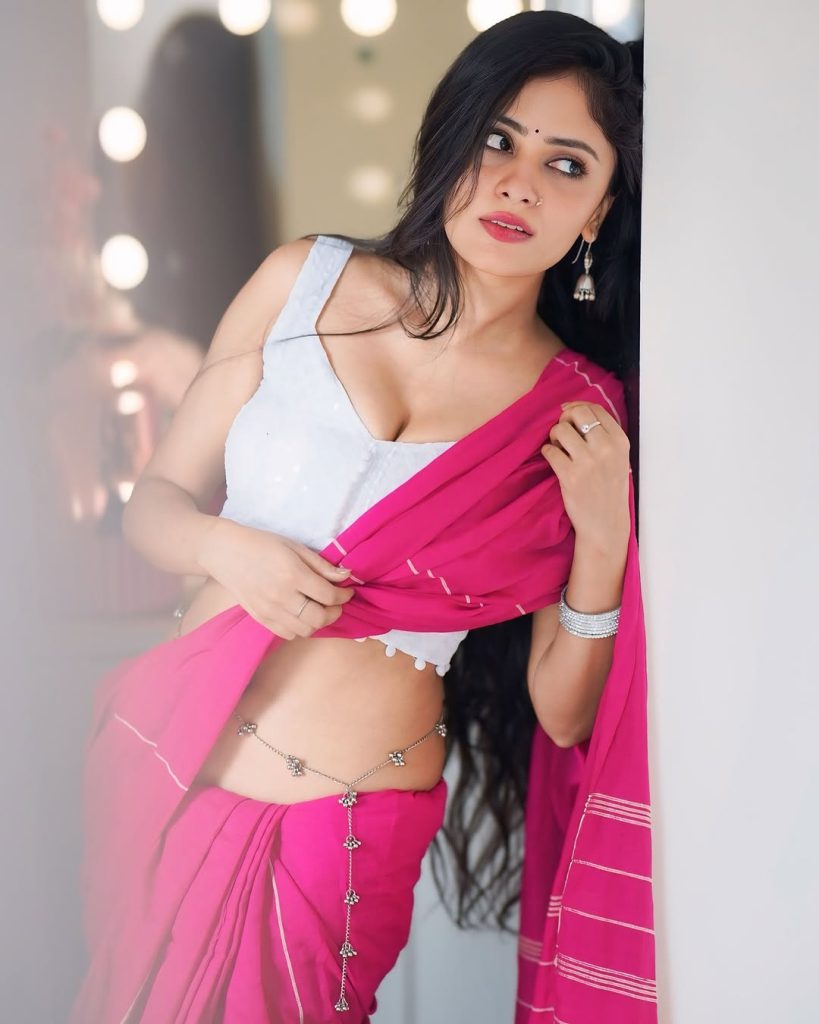 Sanya Thakur embodies confidence in striking pink traditional ensemble