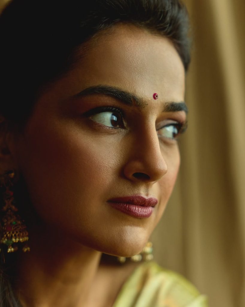 Elegant saree styling creates beautiful sophistication for Shraddha Srinath
