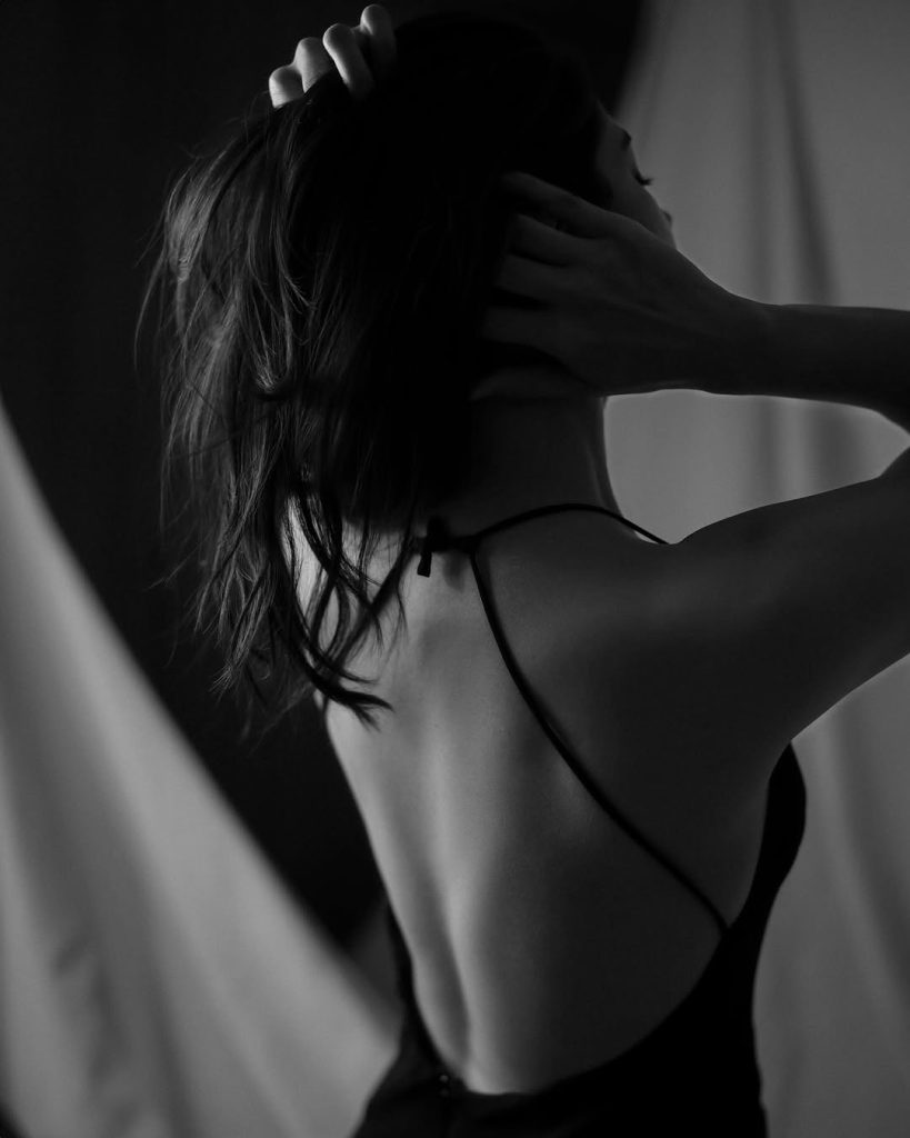 Gorgeous lighting creates stunning visual impact for Simran Choudhary's photoshoot