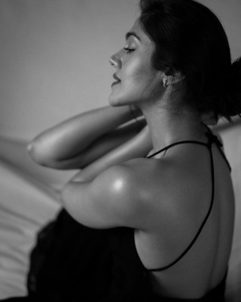 Simran Choudhary radiates natural beauty in professional photography session