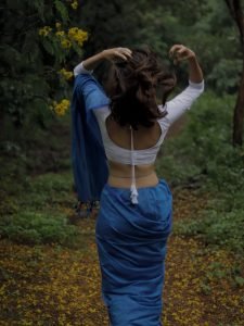 Simran Choudhary embodies traditional elegance in gorgeous blue saree ensemble