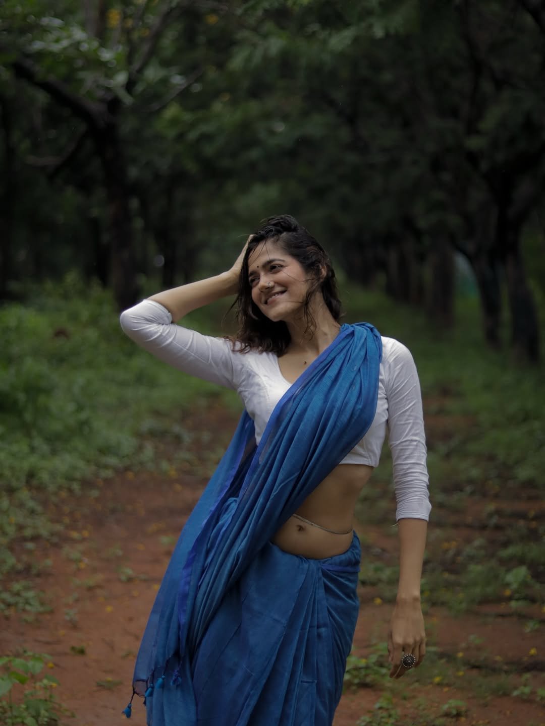 Simran Choudhary Stunning Photos in Blue Saree (8)