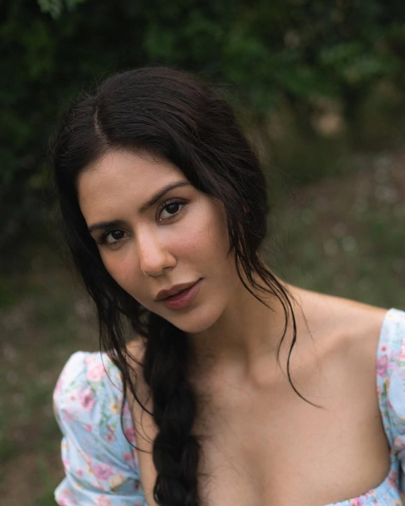 Sophisticated neckline design adds elegance to Sonam's overall ensemble