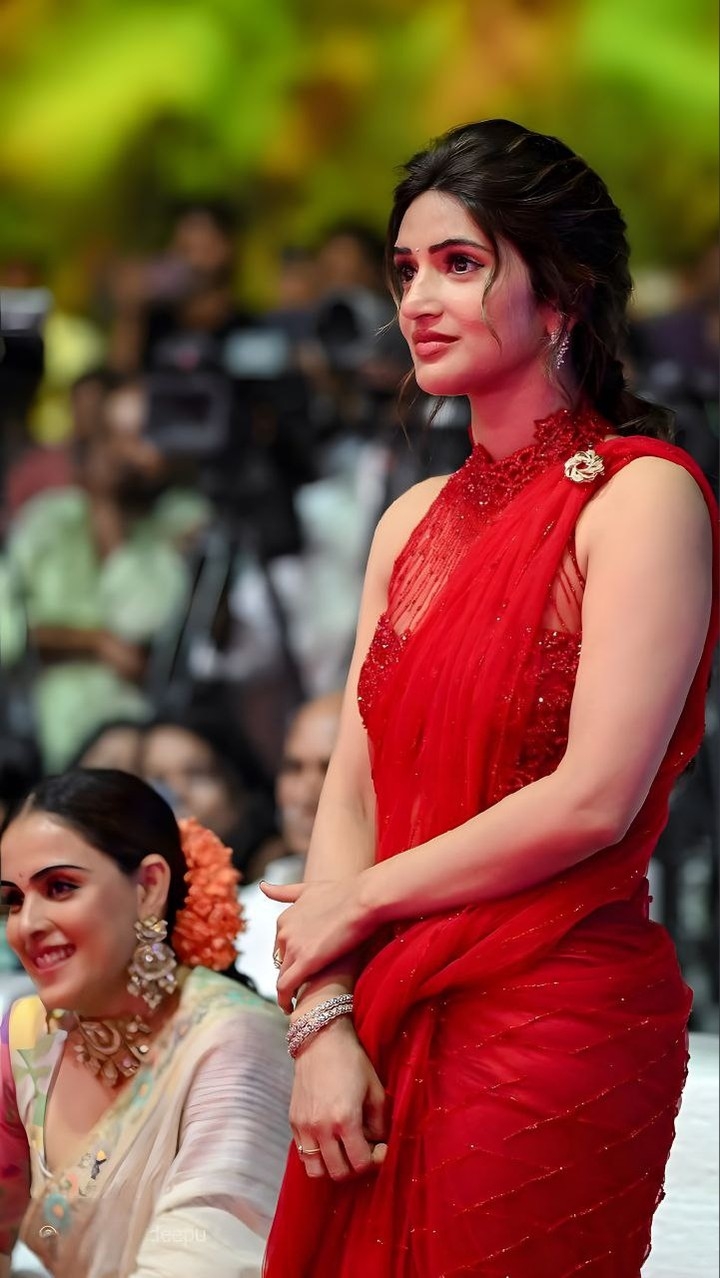 Bold red saree styling demonstrates Sreeleela's growing fashion confidence