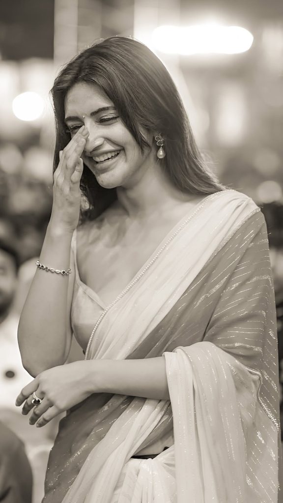 Adorable expressions captured in Sreeleela's traditional cultural attire