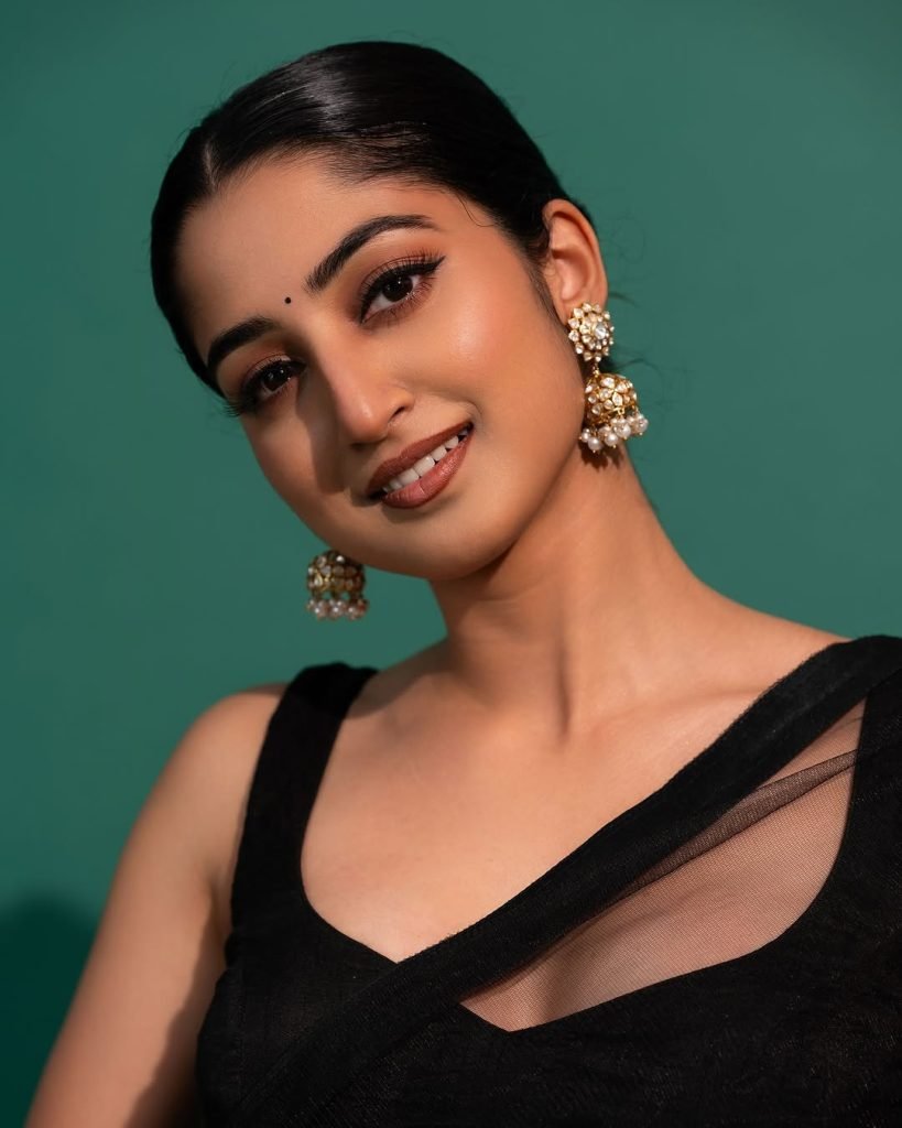 Sophisticated black saree creates glamorous elegance for Sushmita Shetty's shoot