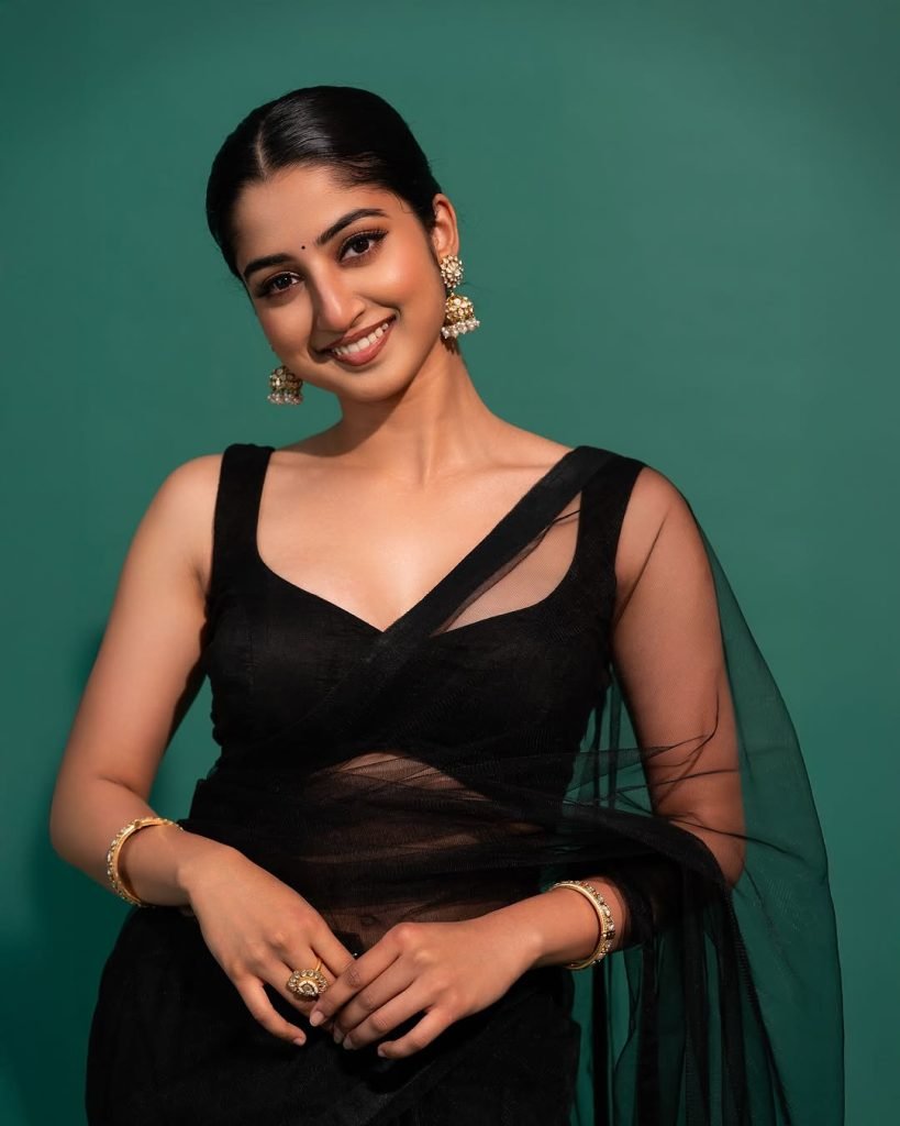 Sophisticated black saree creates glamorous elegance for Sushmita Shetty's shoot