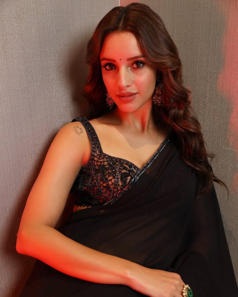 Sophisticated black saree styling marks Tripti's glamorous transformation