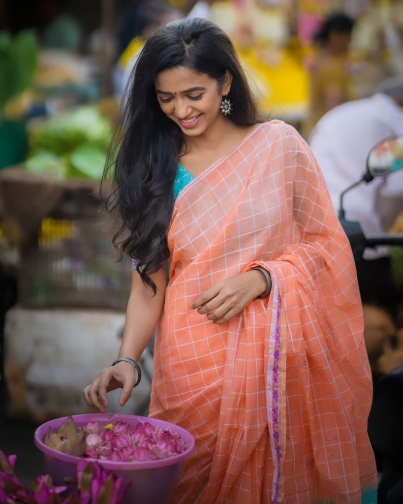 Stunning traditional attire showcases Trupti Ravindra's cultural fashion expertise