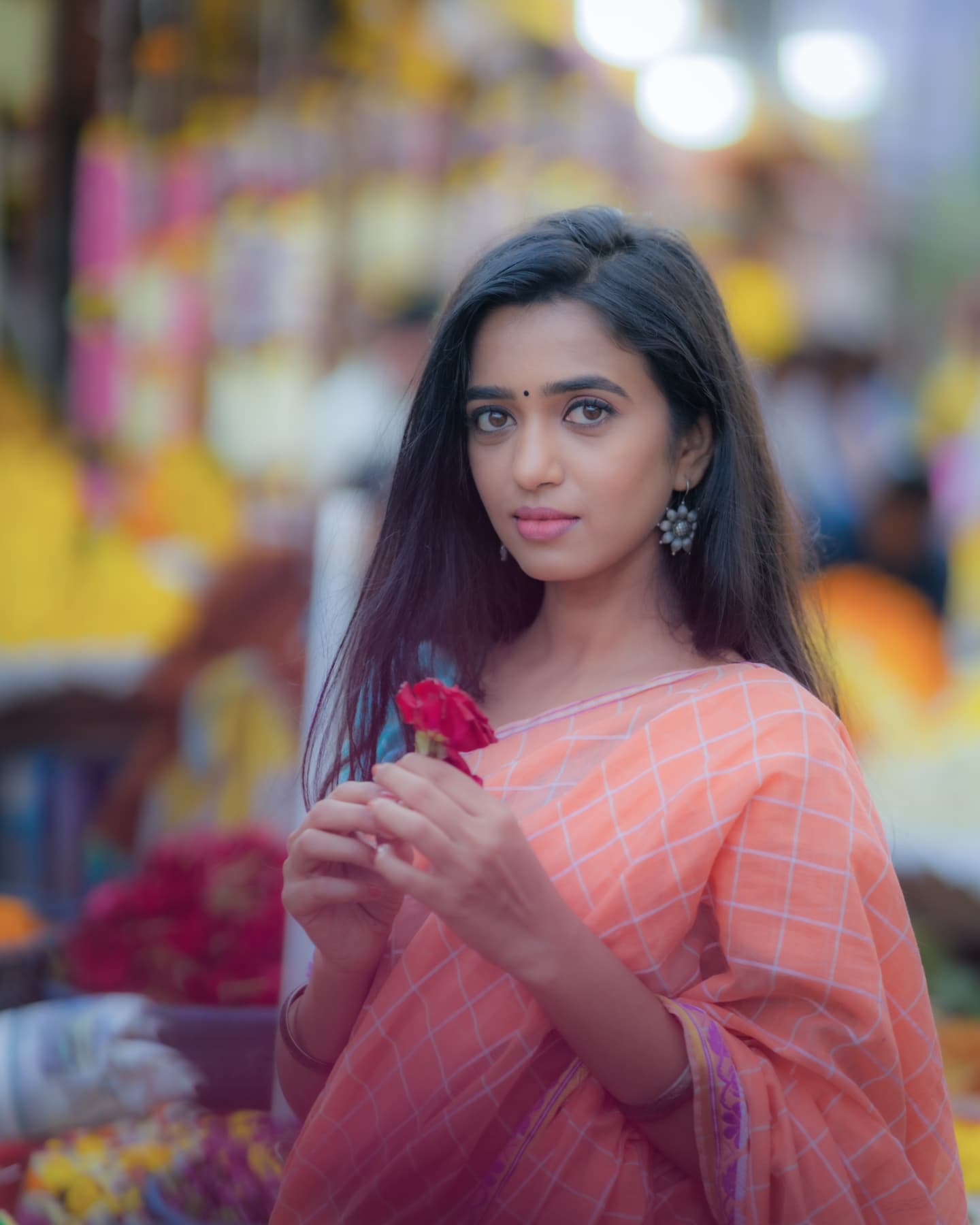 Stunning traditional attire showcases Trupti Ravindra's cultural fashion expertise