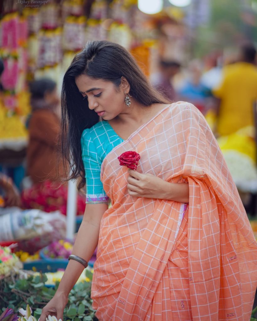 Stunning traditional attire showcases Trupti Ravindra's cultural fashion expertise