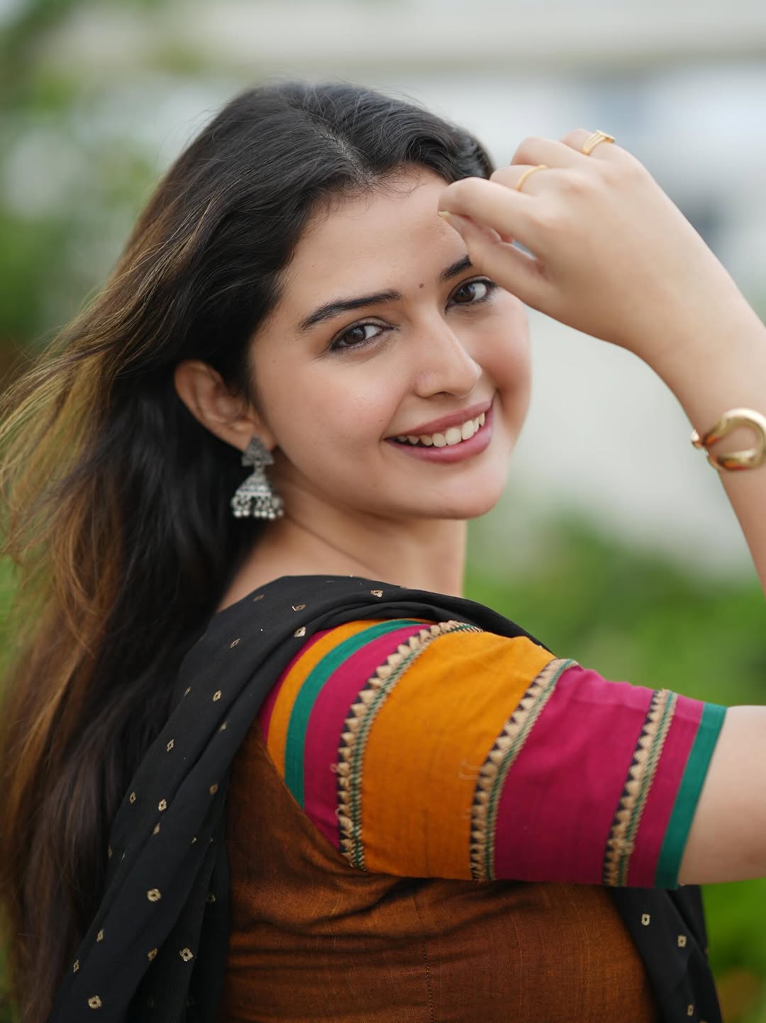 Casual saree styling creates relaxed elegance for Vedvika Soni's photoshoot