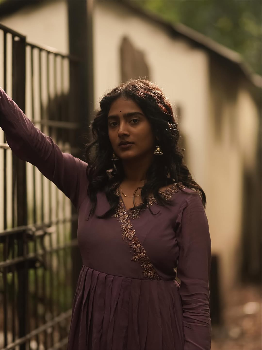 Yoga Lakshmi styles a pleated purple gown for a casual outdoor shoot (10)