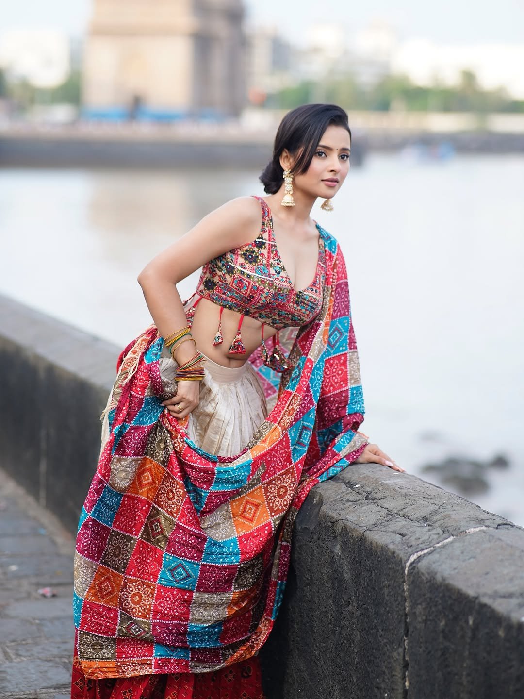 Aarushi Baruah bandhani saree seaside glam Photos (7)