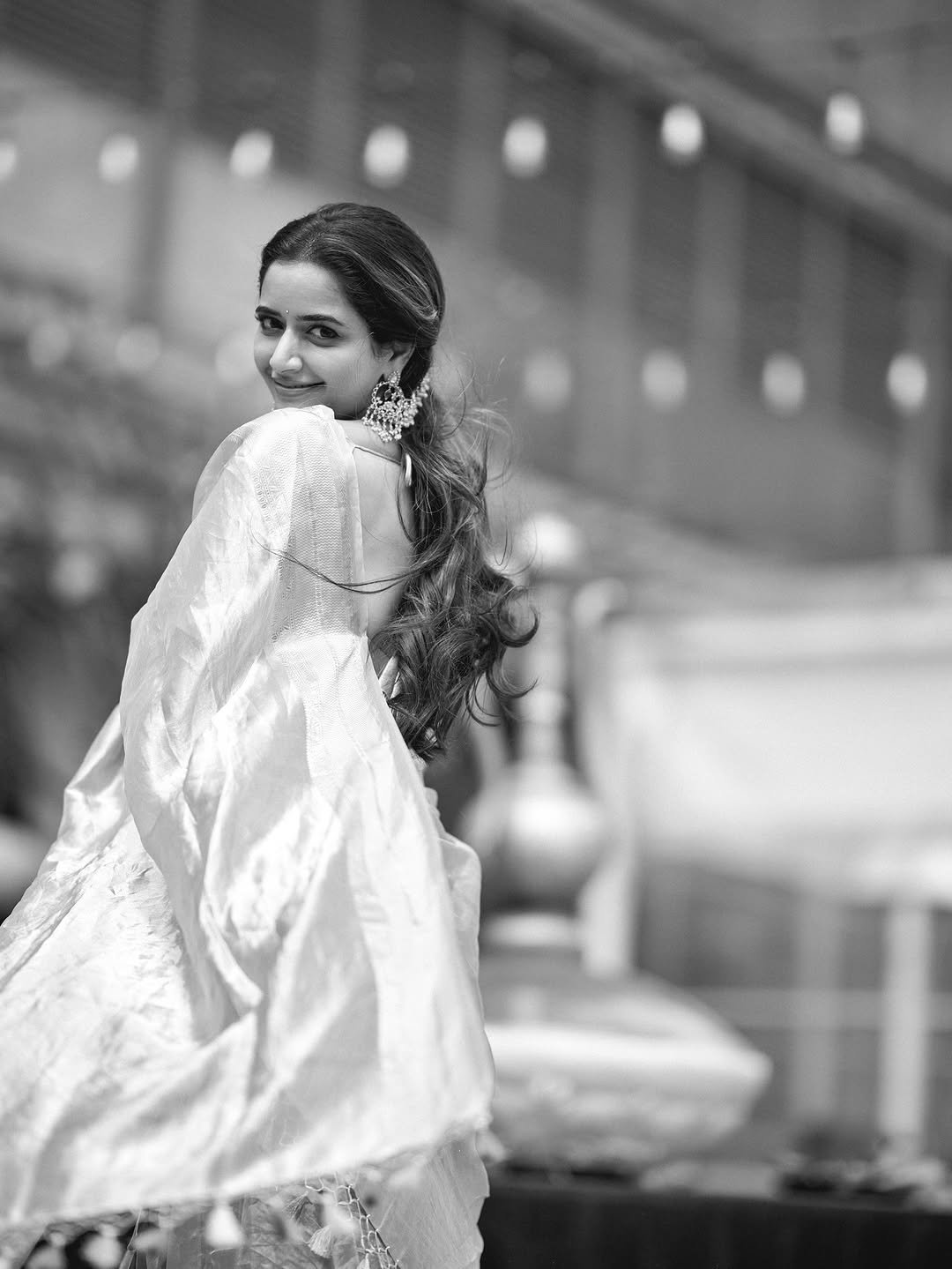 Ashika Ranganath Pink Silk Saree Traditional Photoshoot Elegant Look (10)