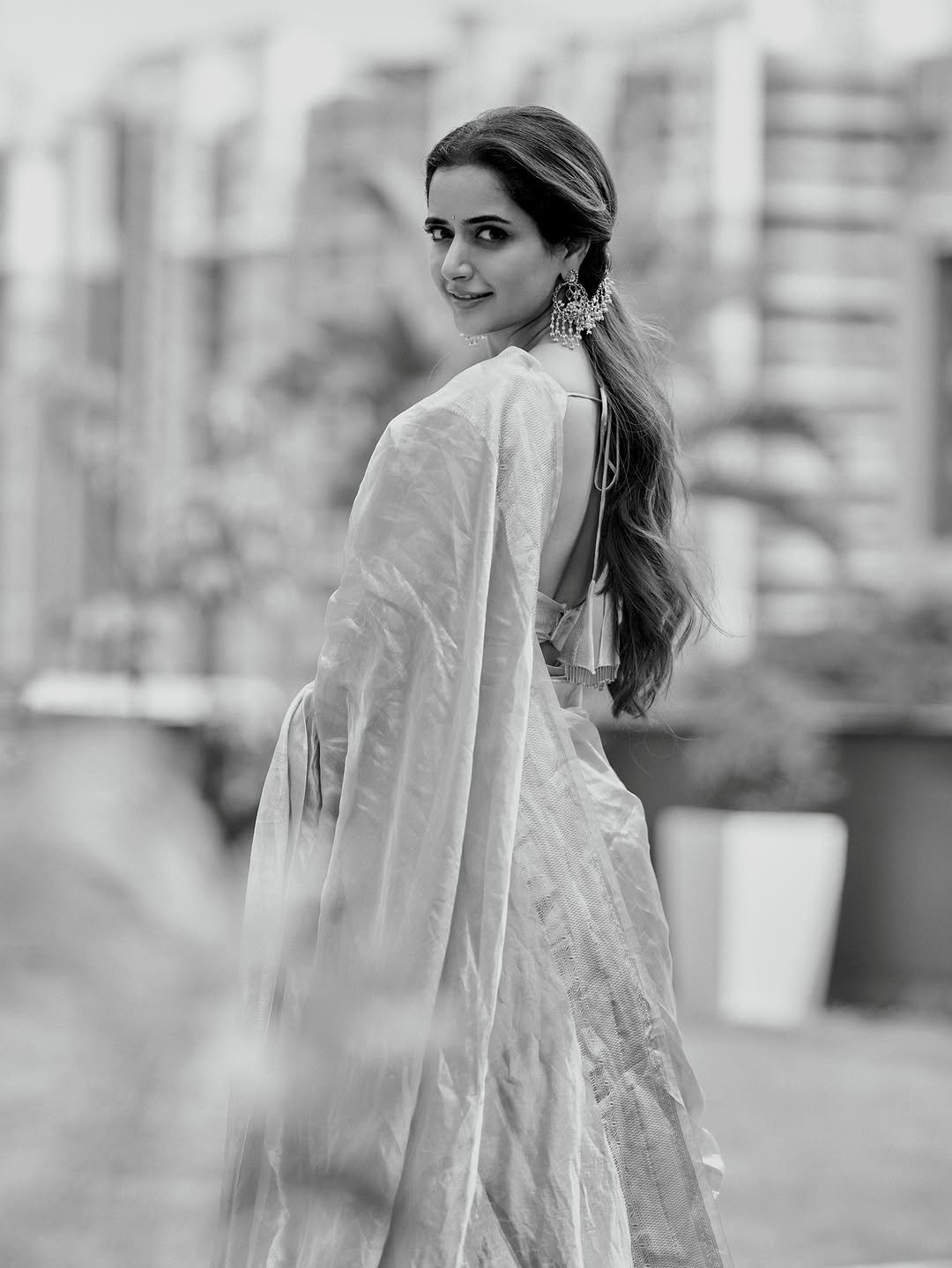 Ashika Ranganath Pink Silk Saree Traditional Photoshoot Elegant Look (18)