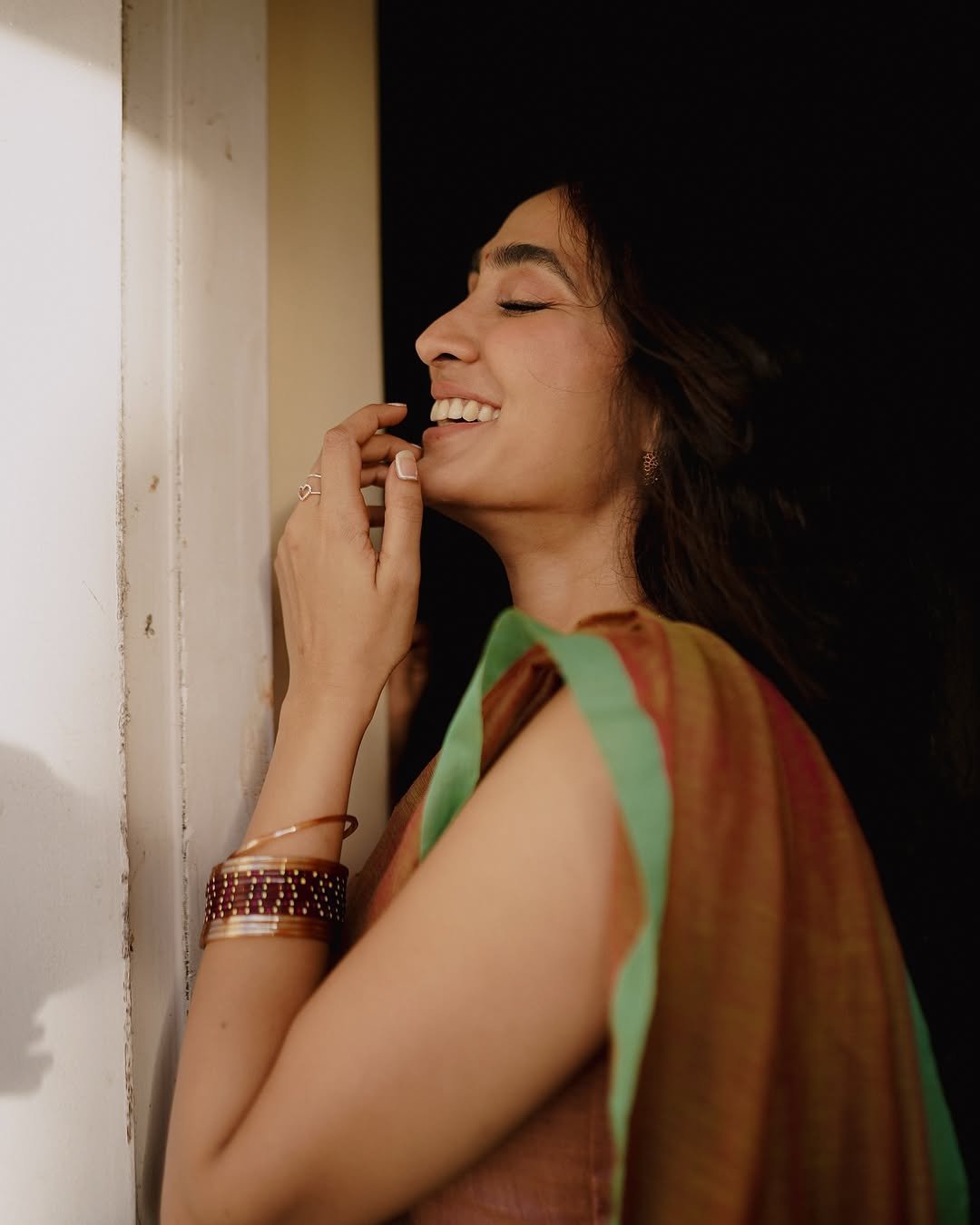 Deepti Sati earthy silk saree blush blouse moody indoor Portrait (14)