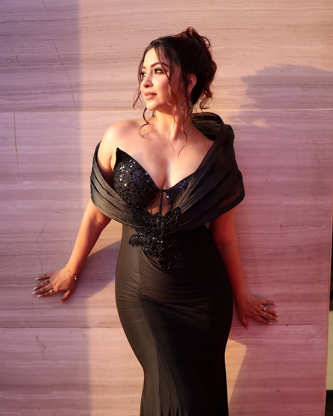 Eshanya Maheshwari black sequin gown sunset glow Showcase (1)