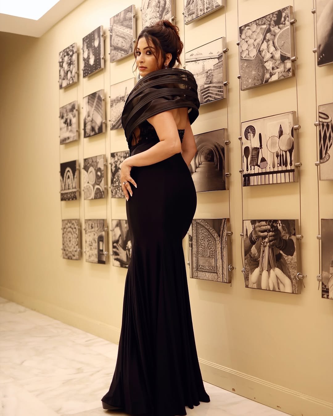 Eshanya Maheshwari black sequin gown sunset glow Showcase (13)