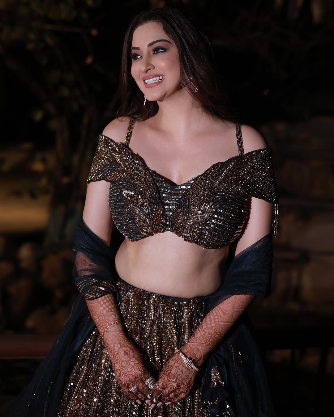 Eshanya Maheshwari embellished lehenga night portrait (3)