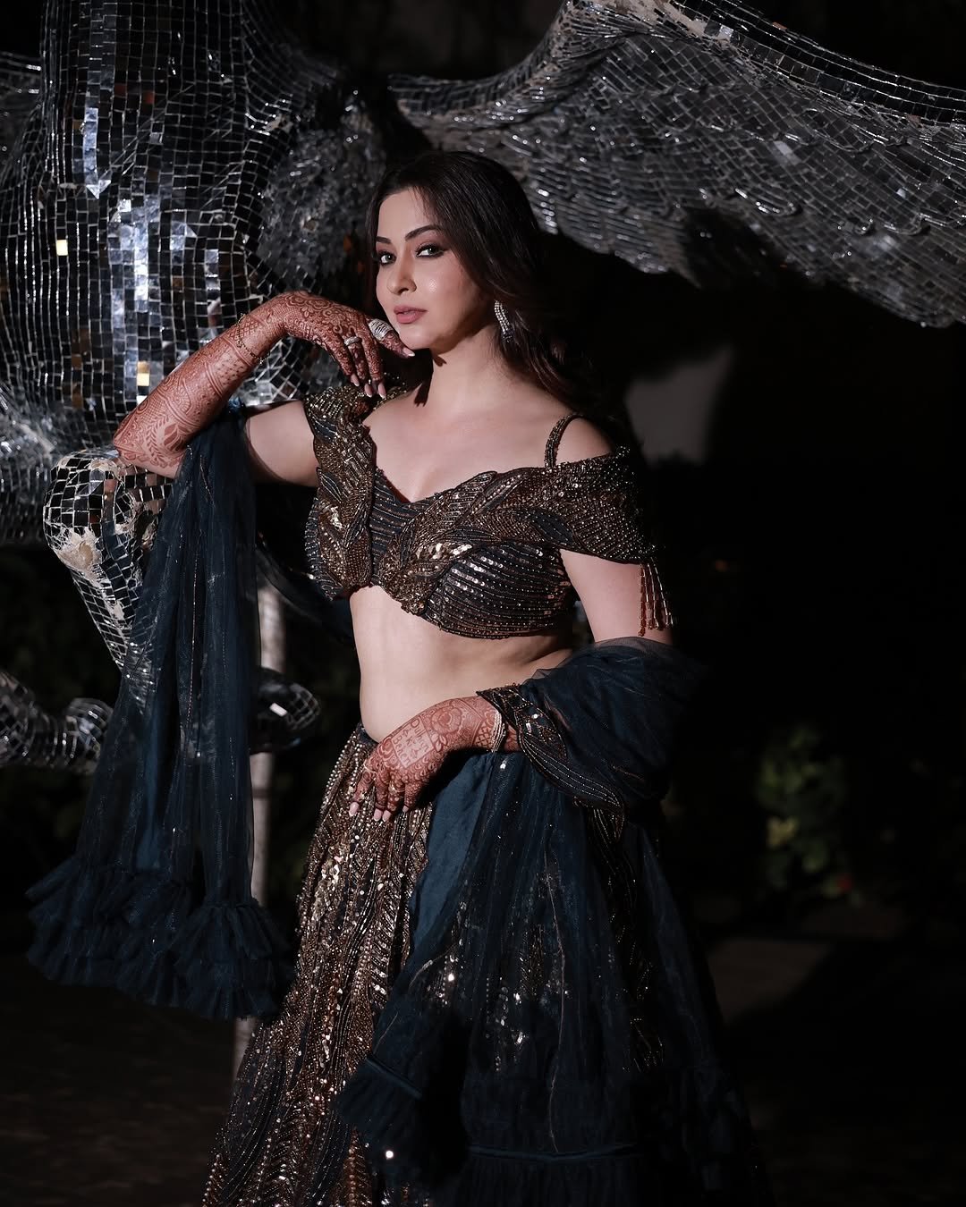 Eshanya Maheshwari embellished lehenga night portrait (4)