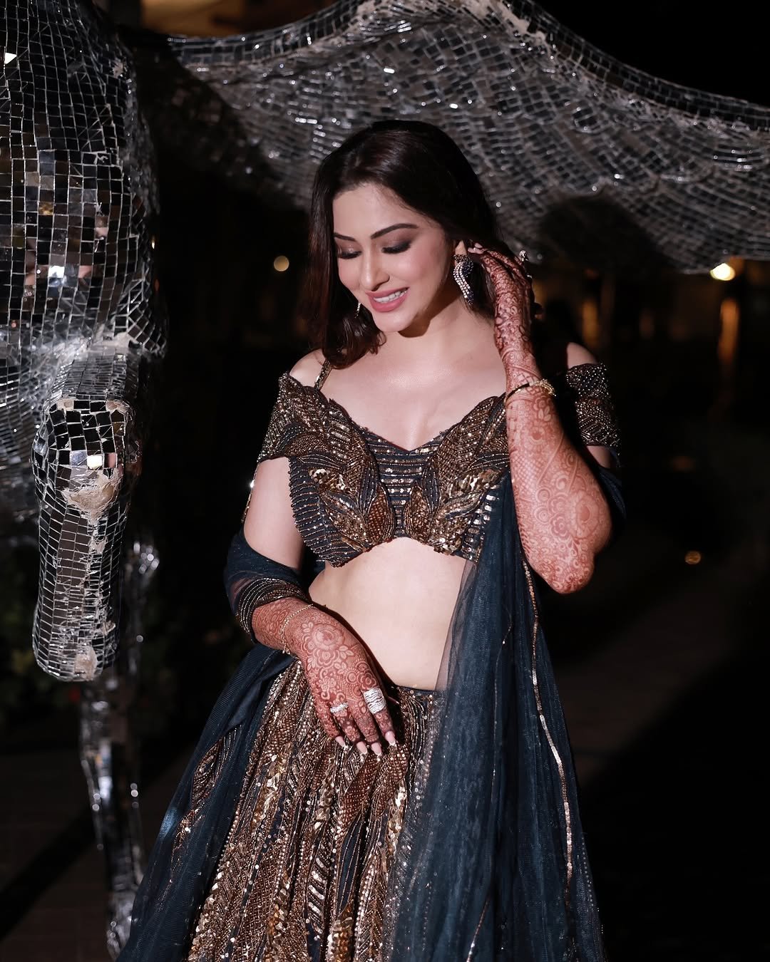 Eshanya Maheshwari embellished lehenga night portrait (8)