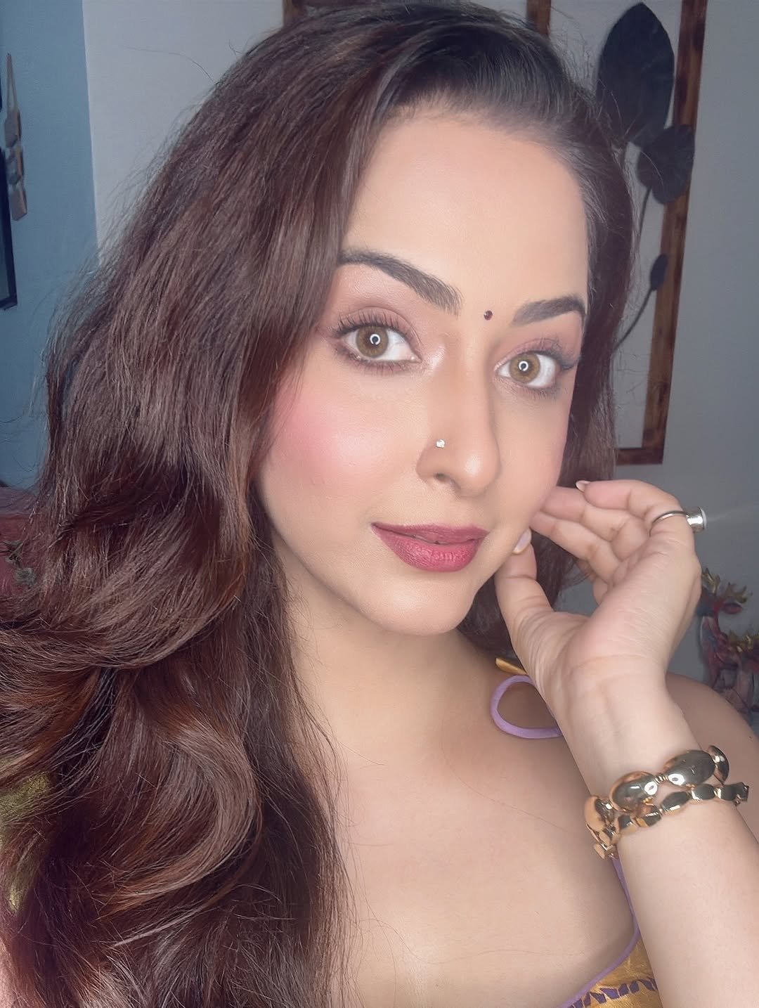 Eshanya Maheshwari multicolor saree street style Photoshoot (3)