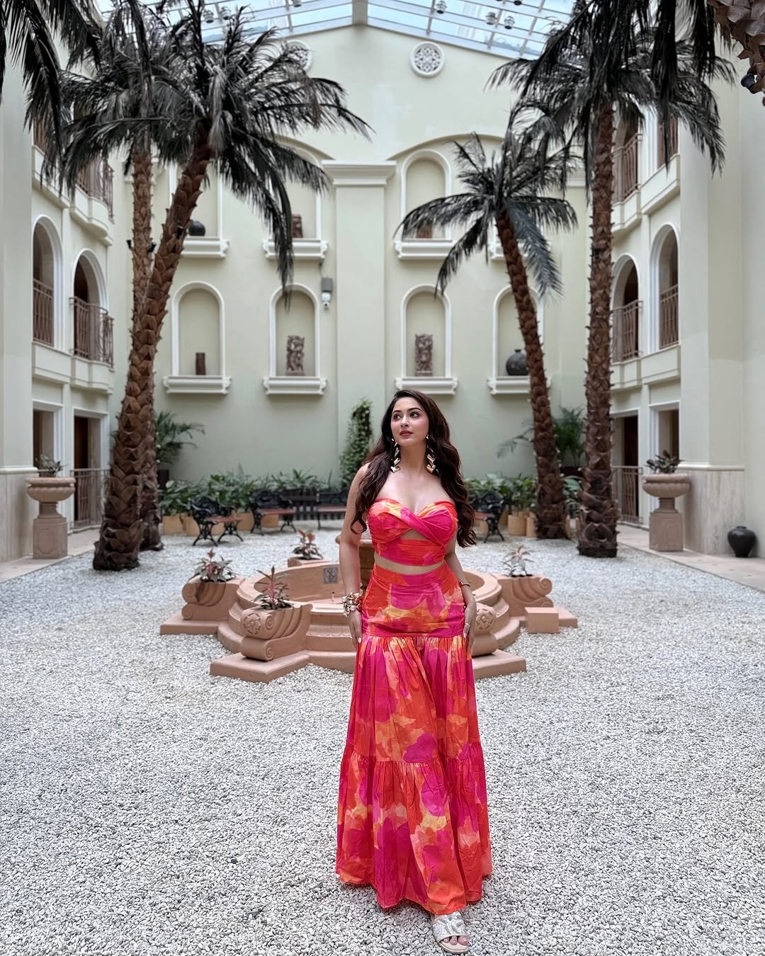 Eshanya Maheshwari pink cutout dress balcony candid (11)