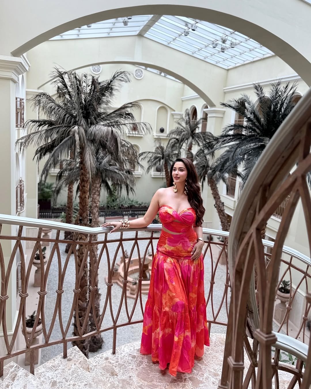 Eshanya Maheshwari pink cutout dress balcony candid (8)