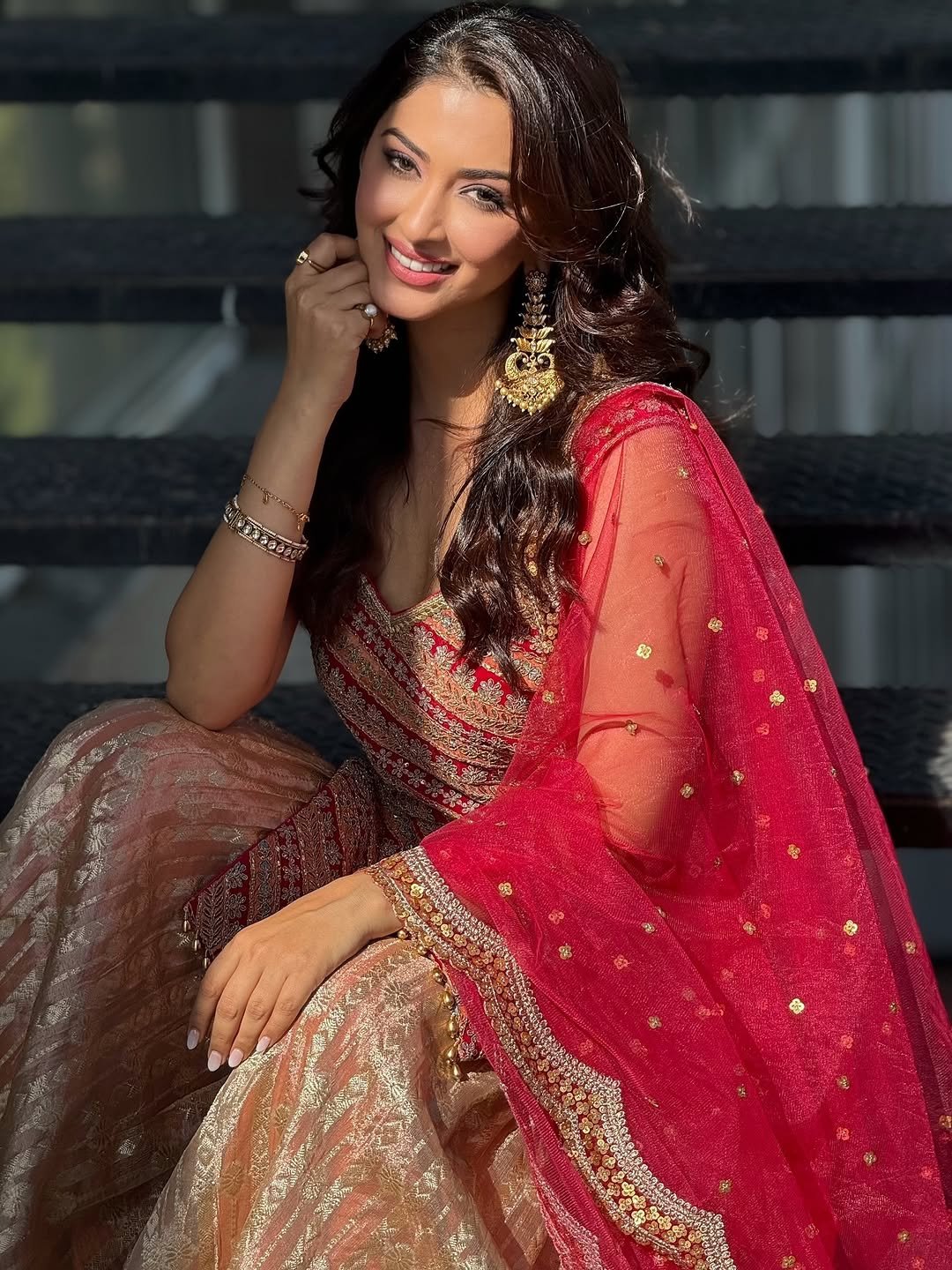 Eshanya Maheshwari red lehenga balcony sunshine Gallery (11)