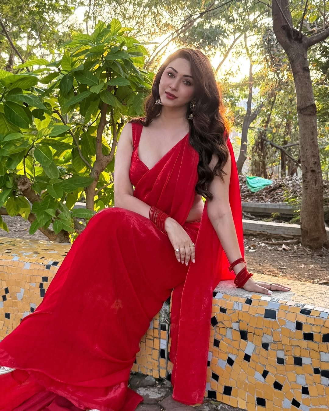 Eshanya Maheshwari red saree garden Photos (1)