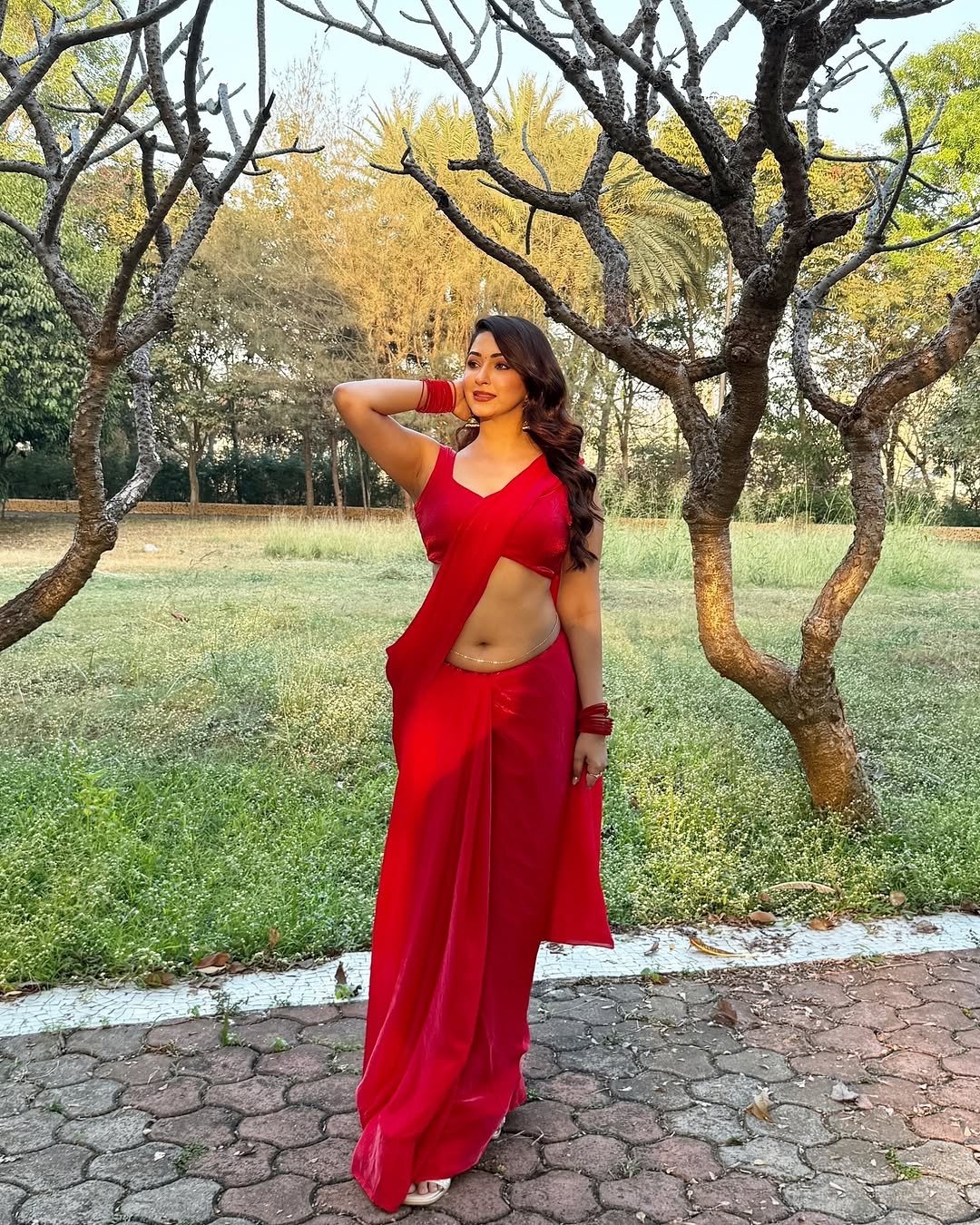 Eshanya Maheshwari red saree garden Photos (11)
