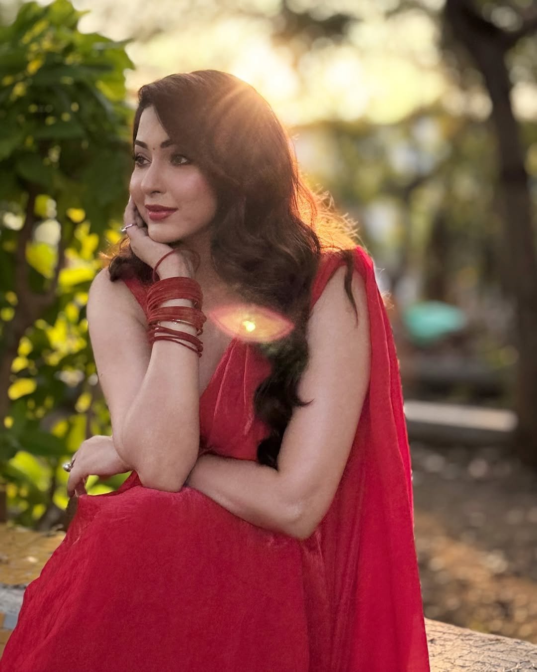 Eshanya Maheshwari red saree garden Photos (16)