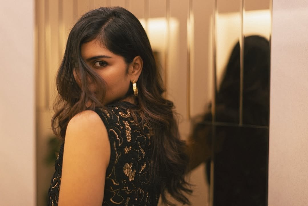Kalyani Priyadarshan black embellished top mirror hallway chic Photoshoot (12)