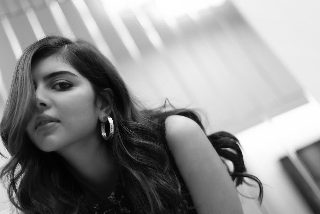 Kalyani Priyadarshan black embellished top mirror hallway chic Photoshoot (5)