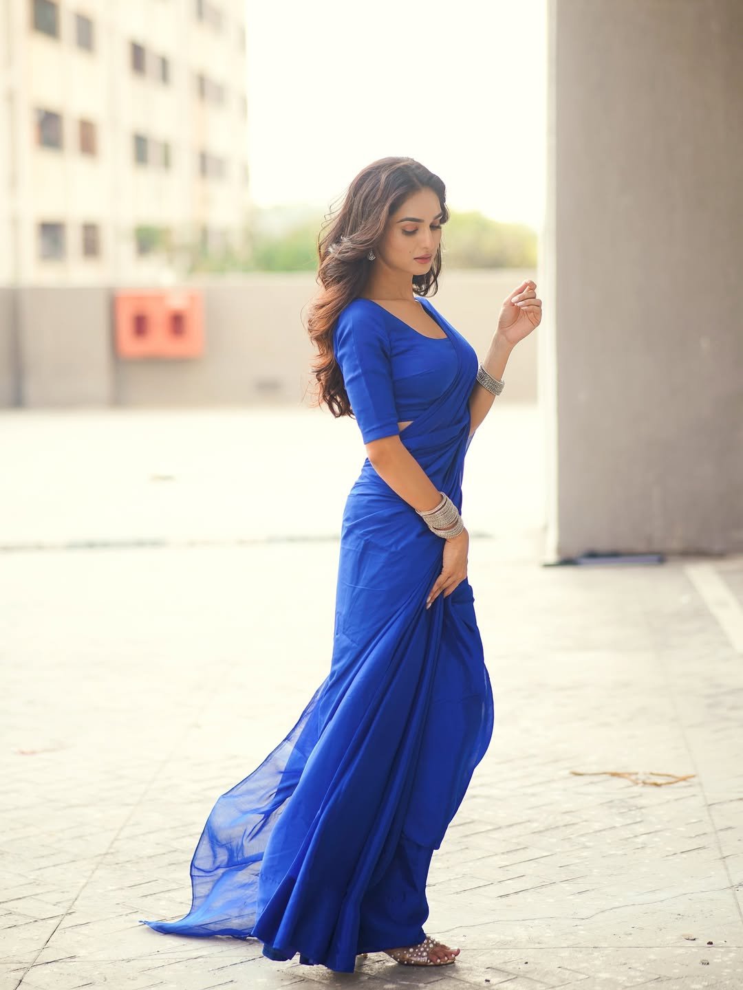 Kritika Singh Yadav Blue Saree Stylish Photoshoot Glamorous Look (8)